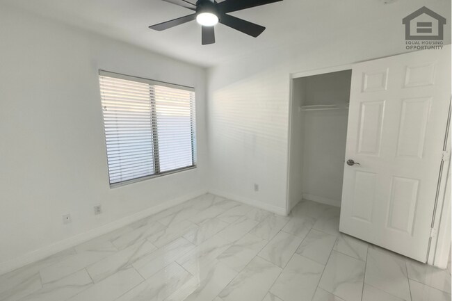 Building Photo - 3Bed/2Bath House at AZ-101 Loop/75th Ave! Ready for Immediate Move-In! -- HOME OFFICE!