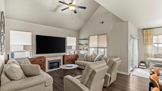 Building Photo - 2478 Tiptop Ave