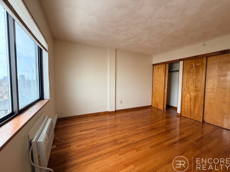 Building Photo - 1110 Commonwealth Ave