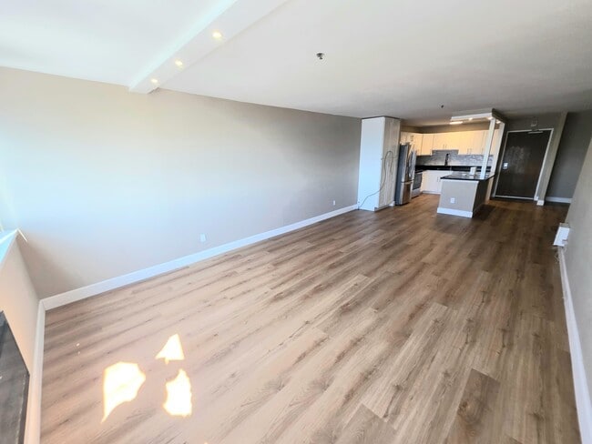 Building Photo - 555 Pierce St