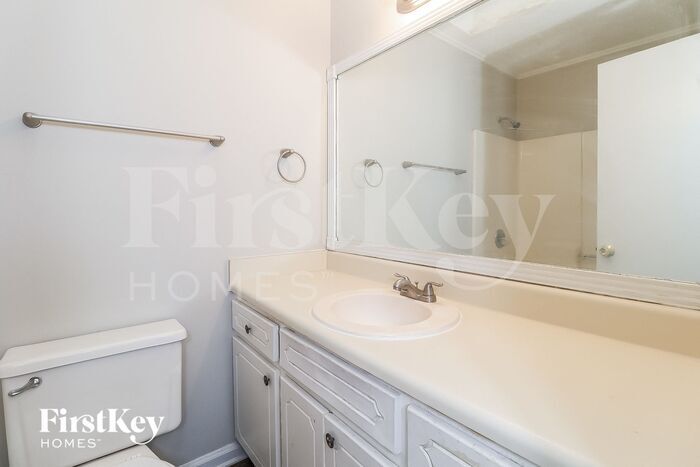 Building Photo - 2982 Valley View Cir