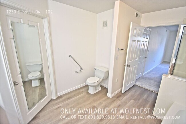 Building Photo - 1230 Privet Dr