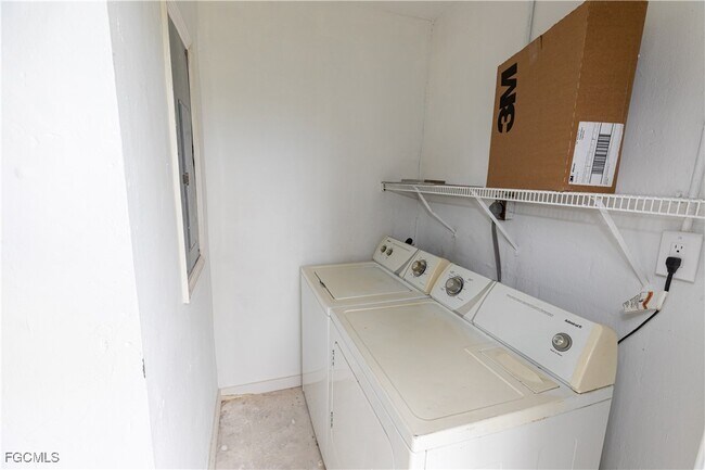 Building Photo - 21043 Bersell Ave