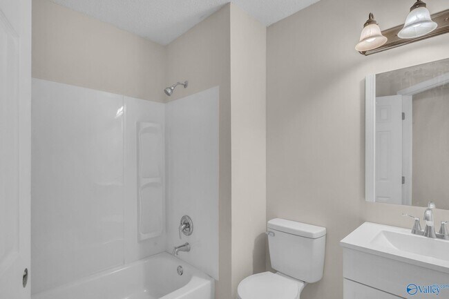 Building Photo - 213 Rebecca Pines Dr