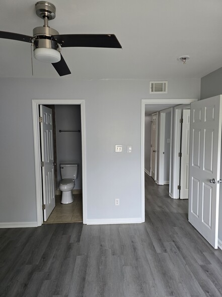 Master bath, hallway - 7984 Shady Oak Trl