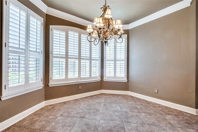 Building Photo - 452 Richmond St