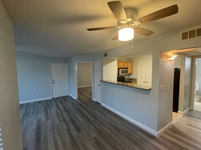 Building Photo - AWESOME 2 BEDROOM UPGRADED CONDO NEAR STRIP W/ RV PARKING!!!