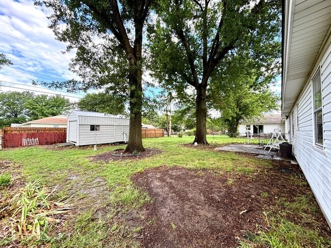 Building Photo - Charming Updated 3-Bedroom Home in the Hea...