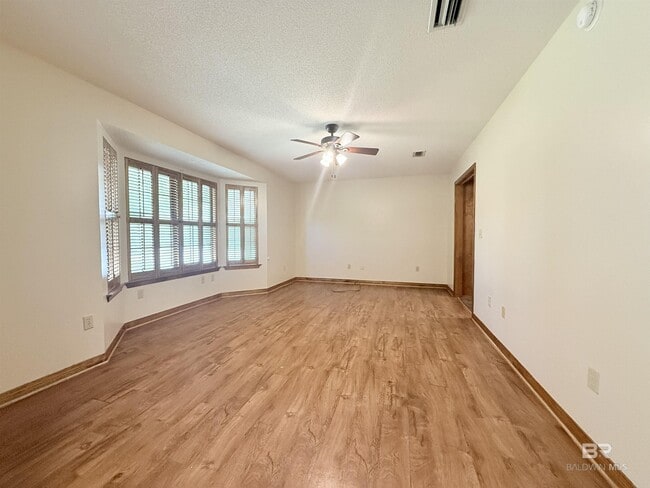 Building Photo - 106 S Beech St