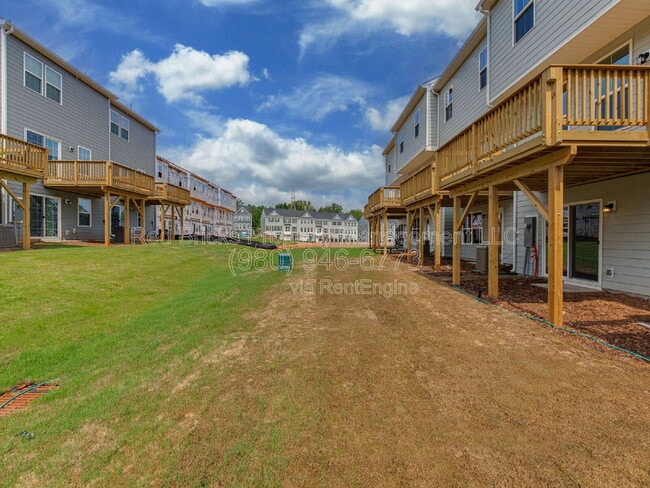 Building Photo - 1011 Ketchum Ct