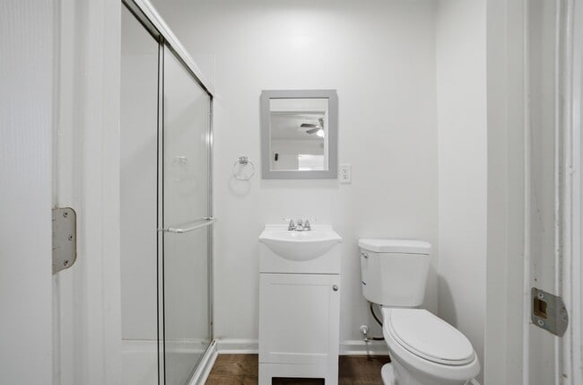 Building Photo - 821 Mt Vernon Ave