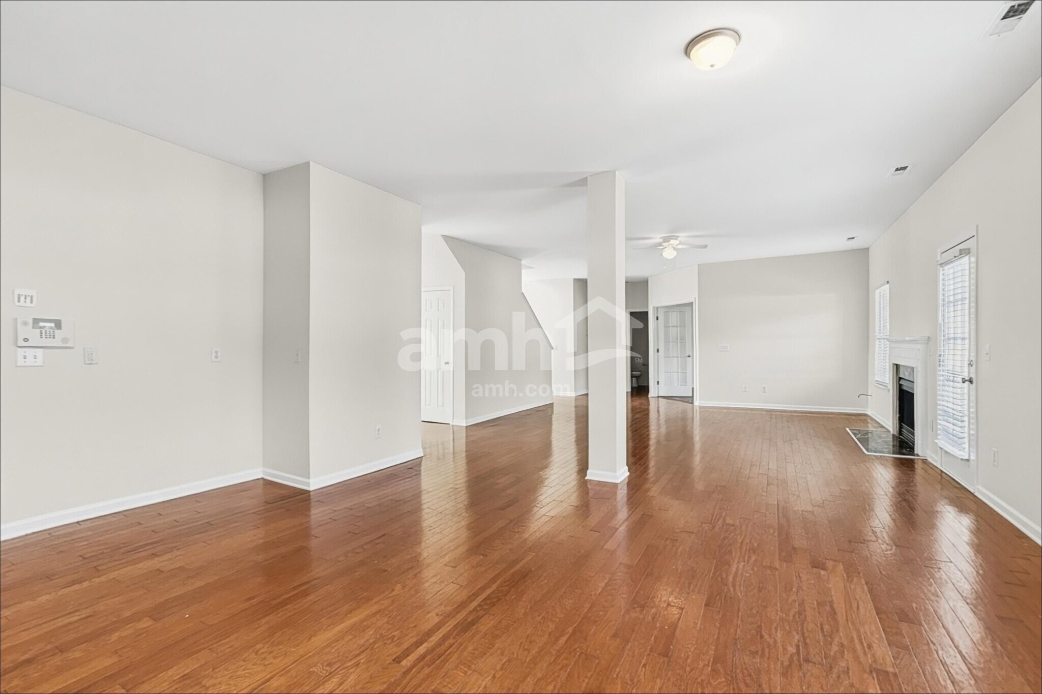 Building Photo - 1010 Golden Crest Dr