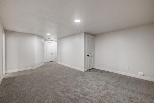 Building Photo - 2032 4010 W