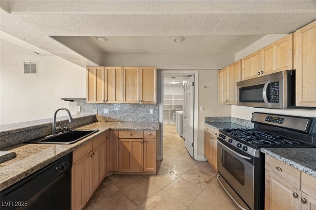 Building Photo - 1114 Vegas Valley Dr