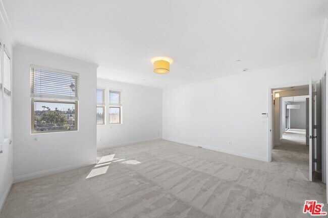 Building Photo - 1820 Benecia Ave