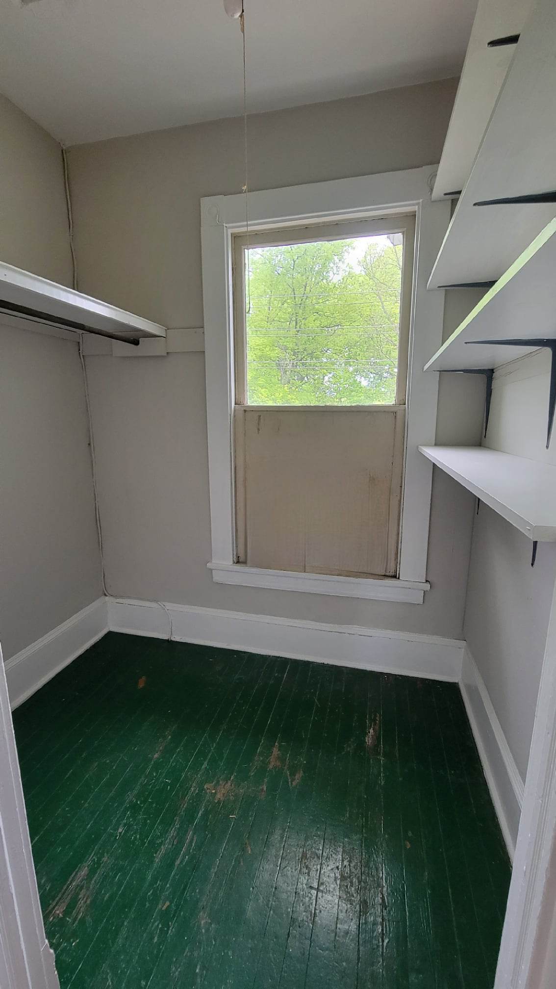 Closet - 511 Cleveland St