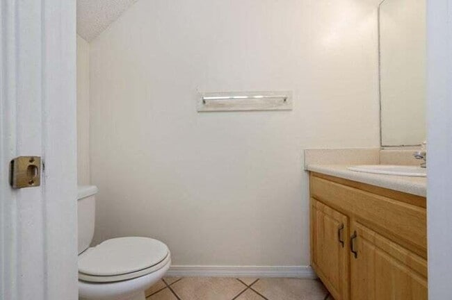 Building Photo - 422 Bear Rd