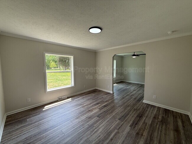 Building Photo - 10504 Benchmark Rd