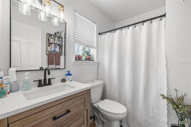 Building Photo - 245 Petrea Dr