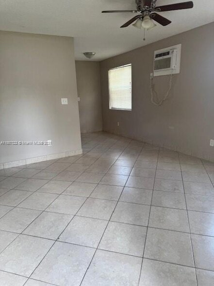 Building Photo - 893 NE 39th St