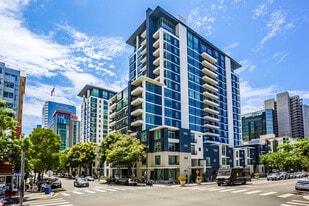 Building Photo - 425 W Beech St