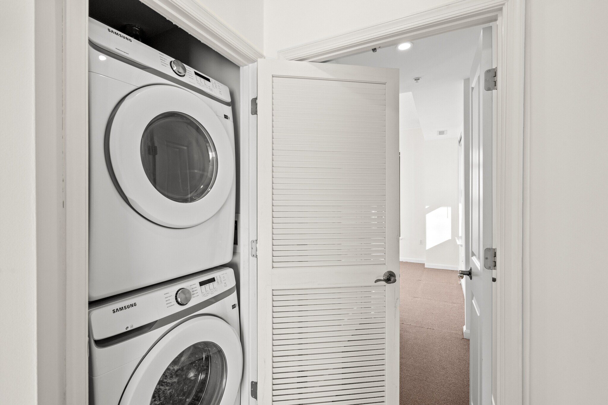 In Unit Washer | Dryer - 1390 Kenyon St NW