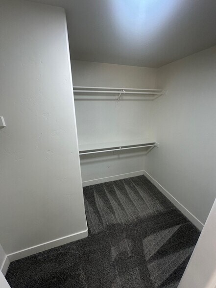 Building Photo - 4433 Mankato St