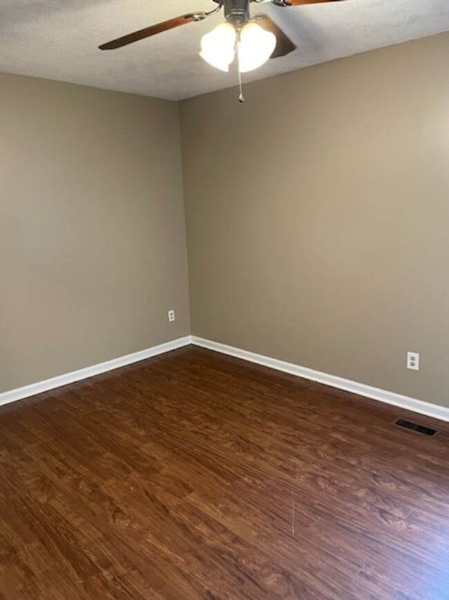 Building Photo - SINGLE FAMILY HOME