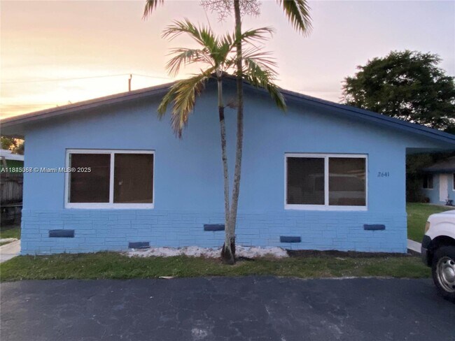 Building Photo - 2641 SW 13th Ave