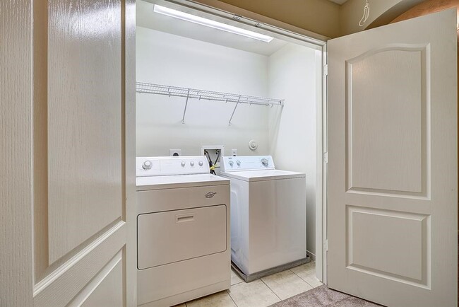 Building Photo - 5339 Brookway Dr