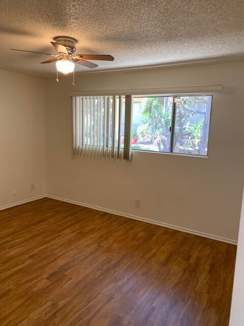 Building Photo - BEAUTIFUL 2STORY 2BD 1.5BA TOWNHOME STYLE UNIT