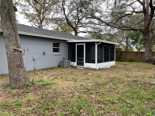 Building Photo - 913 Turtle Mound Dr
