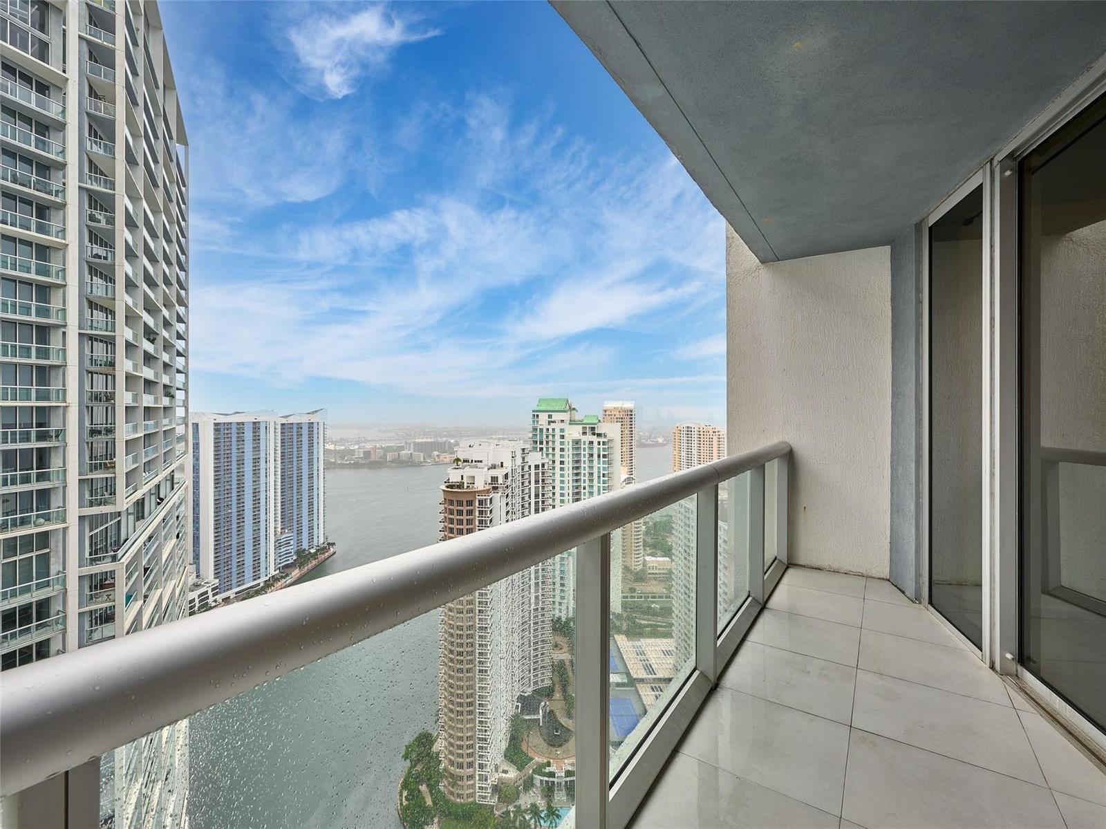 Building Photo - 495 Brickell