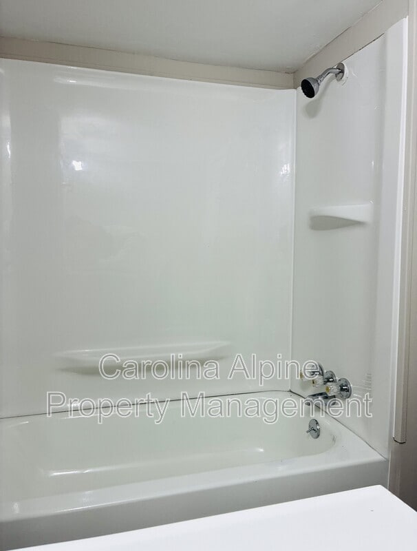 Building Photo - 1409 Ware Ave