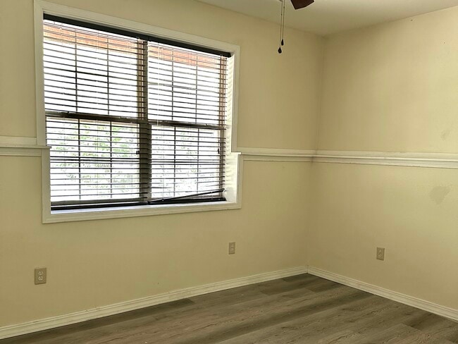 Building Photo - 1311 Berry Dr