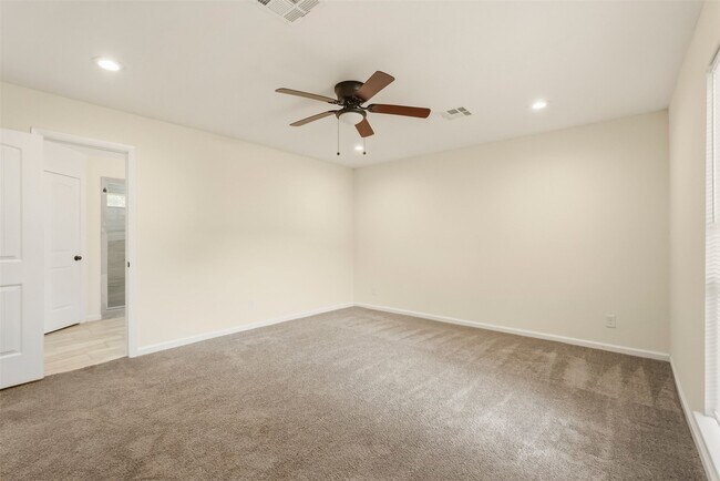 Building Photo - 718 Oder Ln