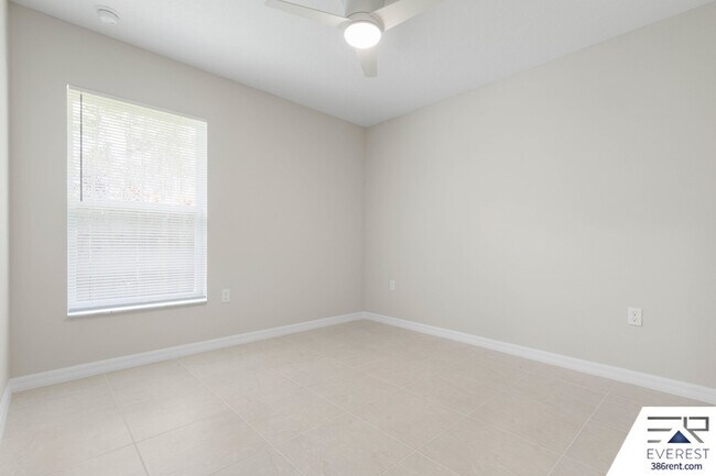 Building Photo - 14 Llovera Pl