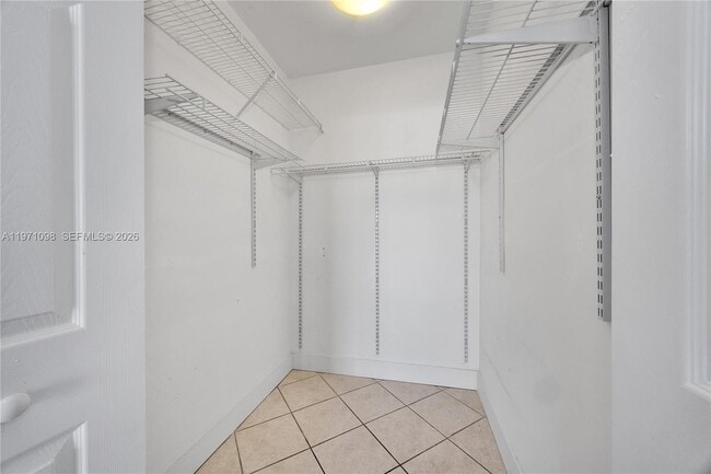 Building Photo - 2734 Bird Ave