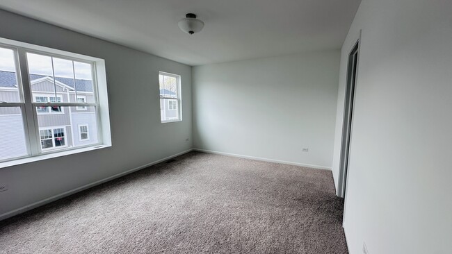 Building Photo - 1094 Bogart St