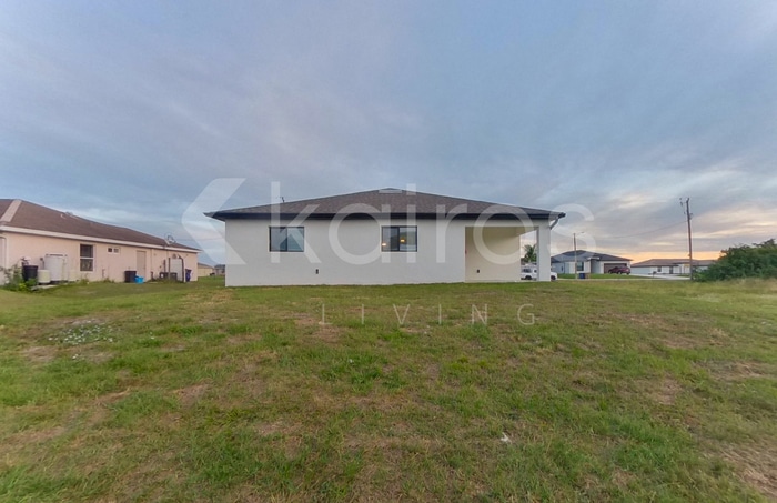 Building Photo - 227 Pennfield St