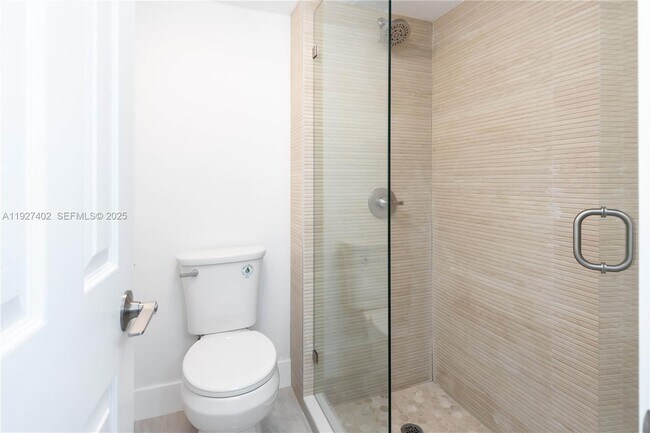 Building Photo - 16461 Blatt Blvd