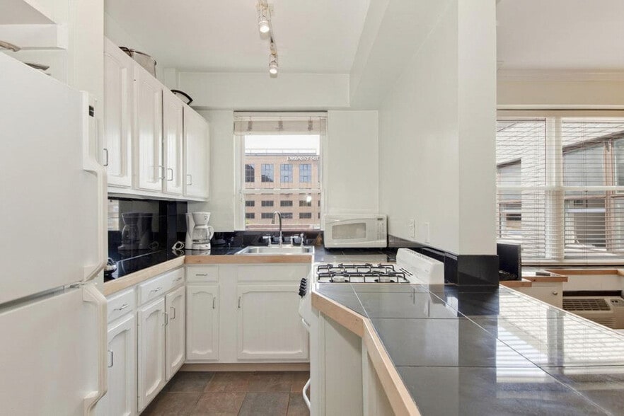 Building Photo - 2128 N Street Northwest-GO ID355P