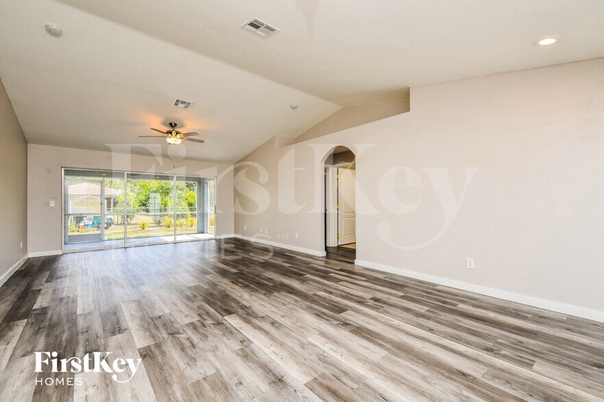 Building Photo - 3105 41st St W