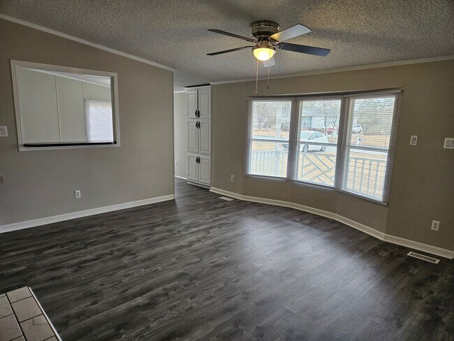 Building Photo - 15 Liberty Ln