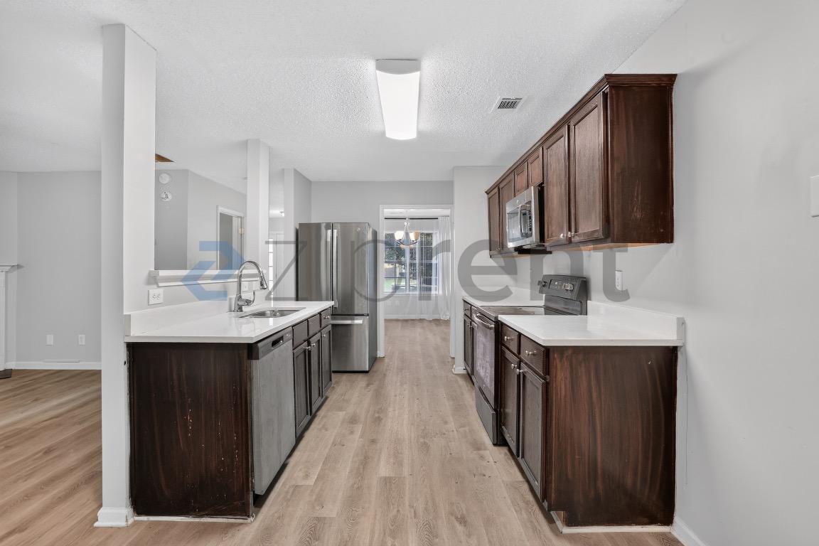 Building Photo - Unit