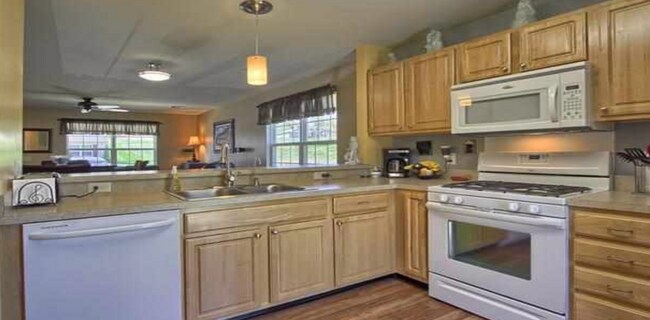 Building Photo - 2119 Quail Hollow Dr
