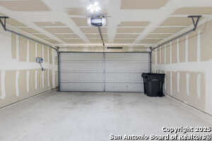 Building Photo - 715 Retama Pass