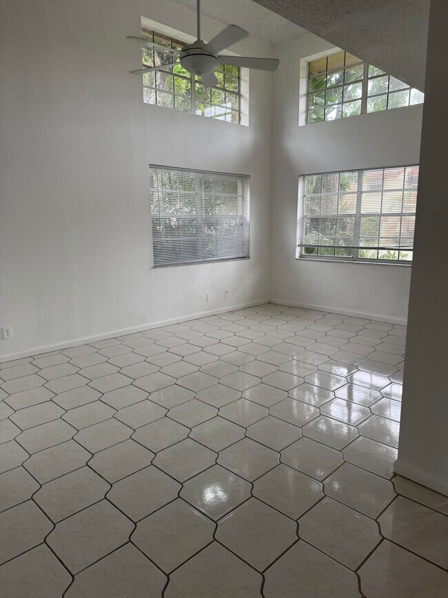 Building Photo - 6601 Via Regina