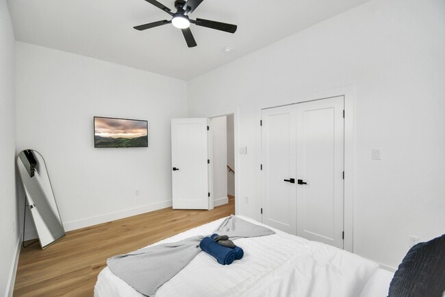 Building Photo - 7129 Sidney St