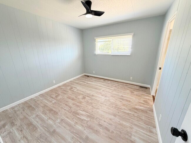 Building Photo - 64811 Thomas Ave